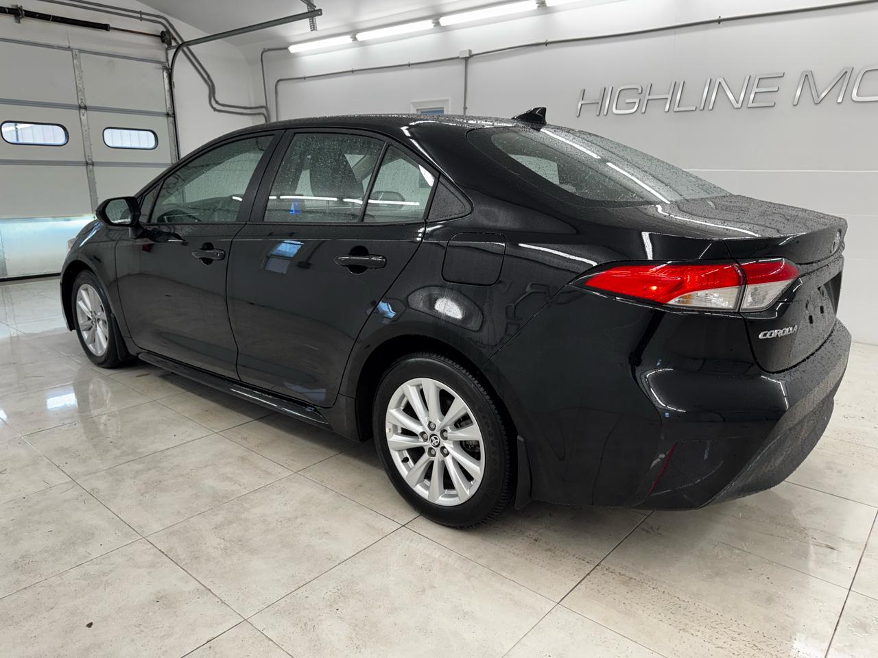 Toyota Corolla LE CVT (Natl) 2025