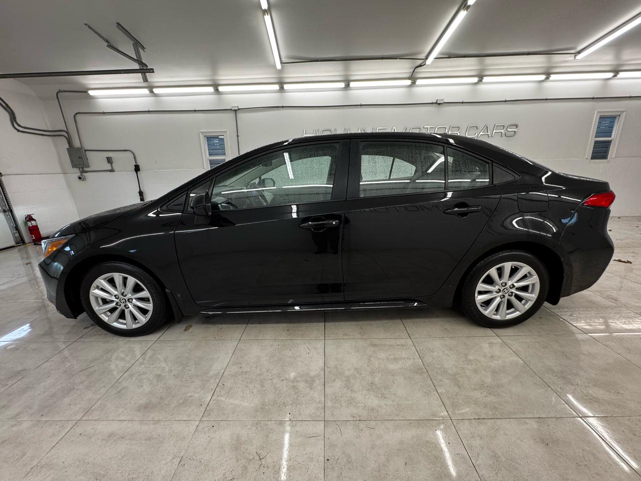 Toyota Corolla LE CVT (Natl) 2025