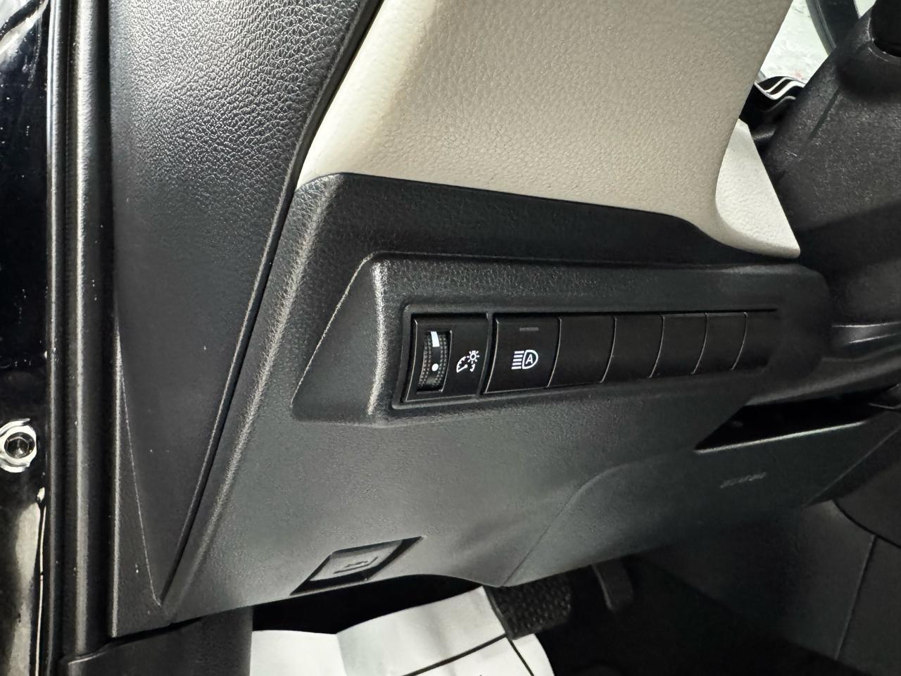 Toyota Corolla LE CVT (Natl) 2025