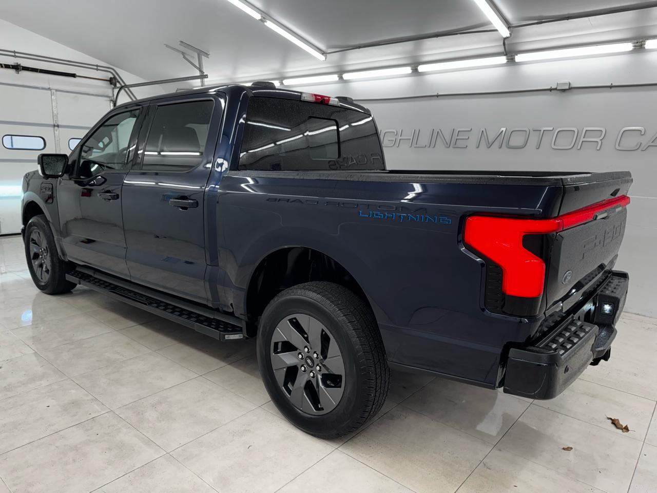 Ford F-150 Lightning LARIAT 4WD SuperCrew 5.5' Box 2023