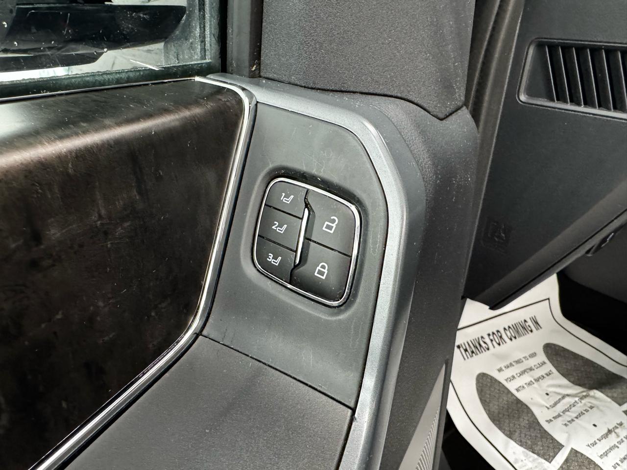 Ford F-150 Lightning LARIAT 4WD SuperCrew 5.5' Box 2023