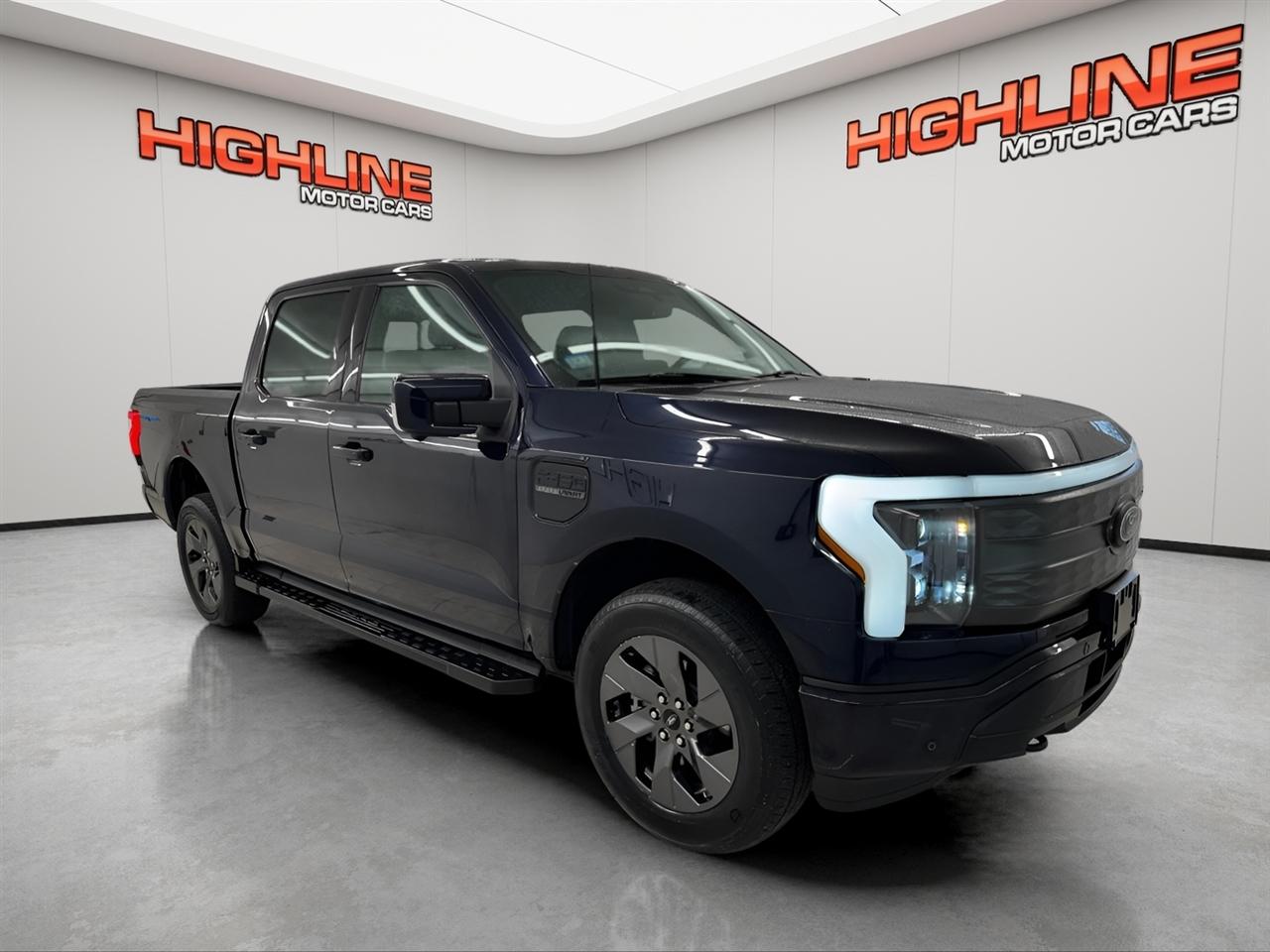 Ford F-150 Lightning LARIAT 4WD SuperCrew 5.5' Box 2023