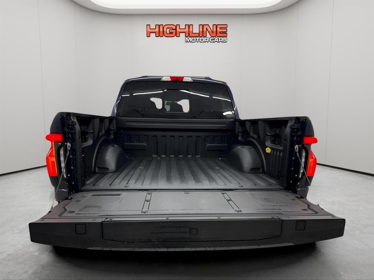 Ford F-150 Lightning LARIAT 4WD SuperCrew 5.5' Box 2023