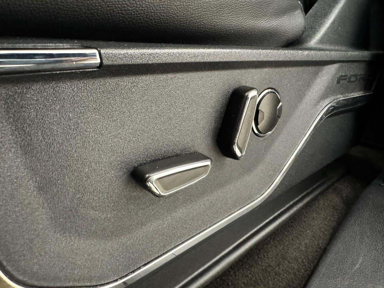 Ford F-150 Lightning LARIAT 4WD SuperCrew 5.5' Box 2023