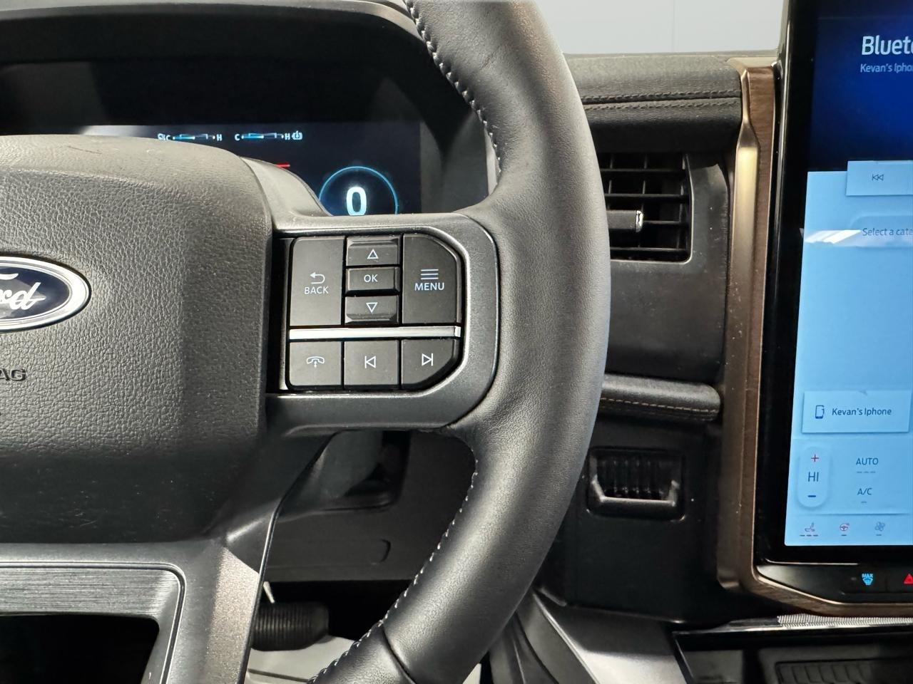 Ford F-150 Lightning LARIAT 4WD SuperCrew 5.5' Box 2023