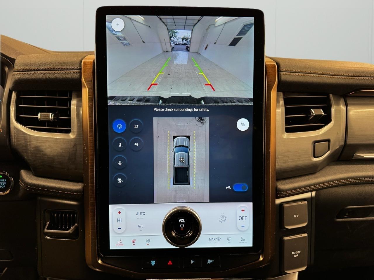 Ford F-150 Lightning LARIAT 4WD SuperCrew 5.5' Box 2023