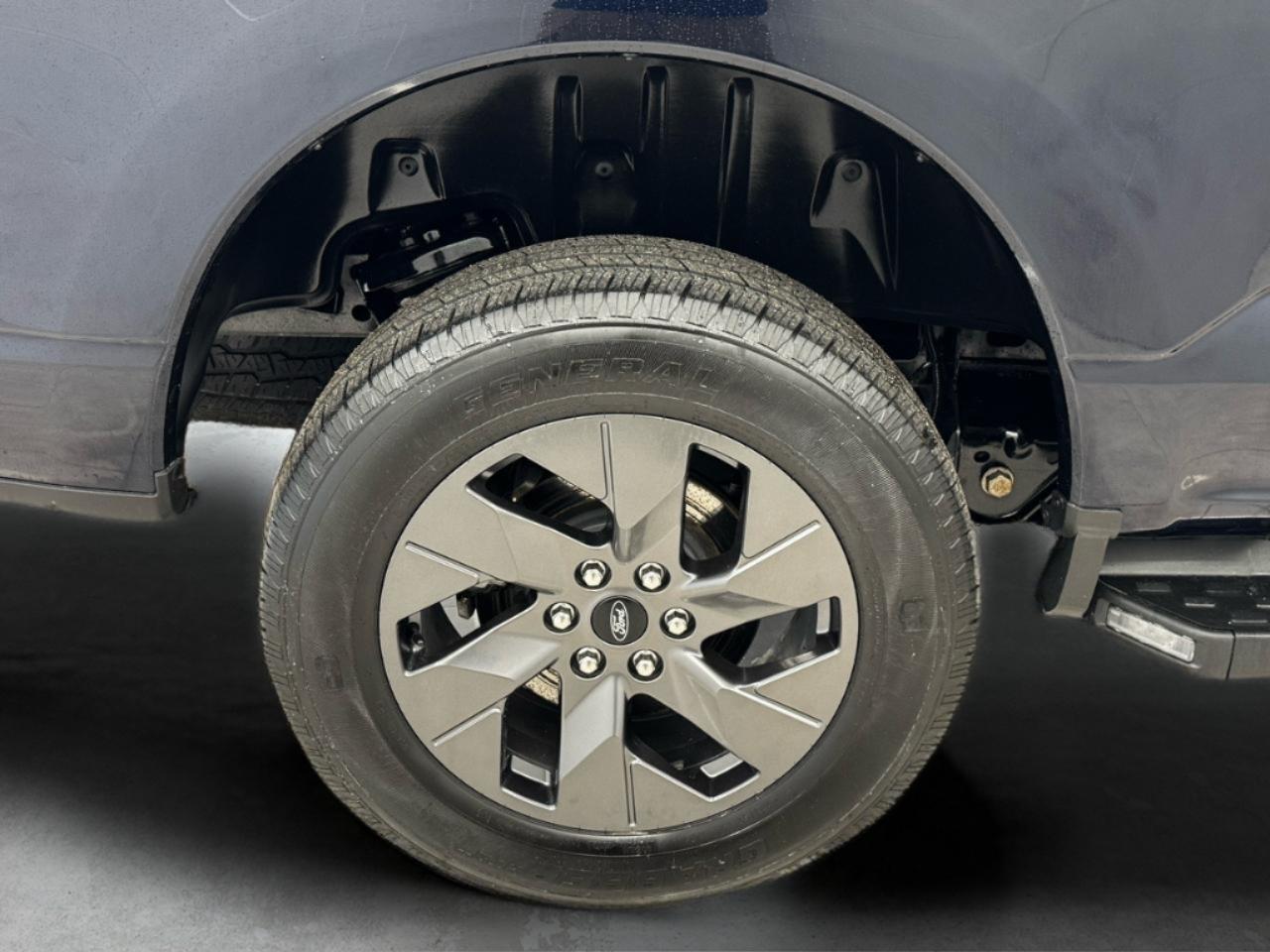 Ford F-150 Lightning LARIAT 4WD SuperCrew 5.5' Box 2023