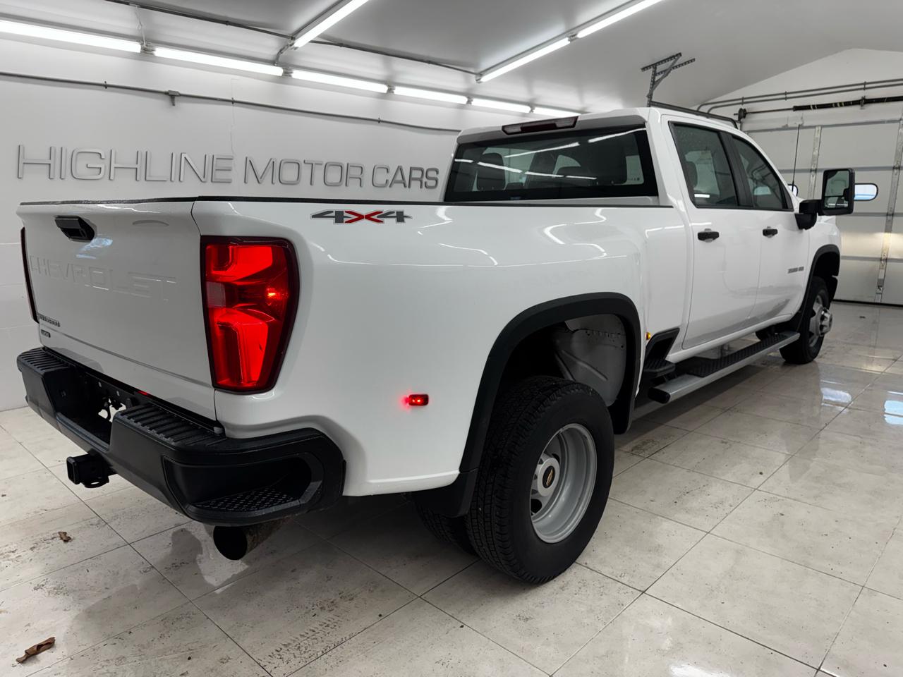 Chevrolet Silverado 3500HD 4WD Crew Cab 172" Work Truck 2023