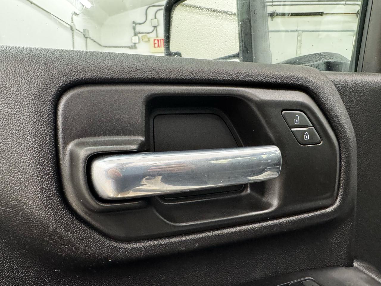 Chevrolet Silverado 3500HD 4WD Crew Cab 172" Work Truck 2023