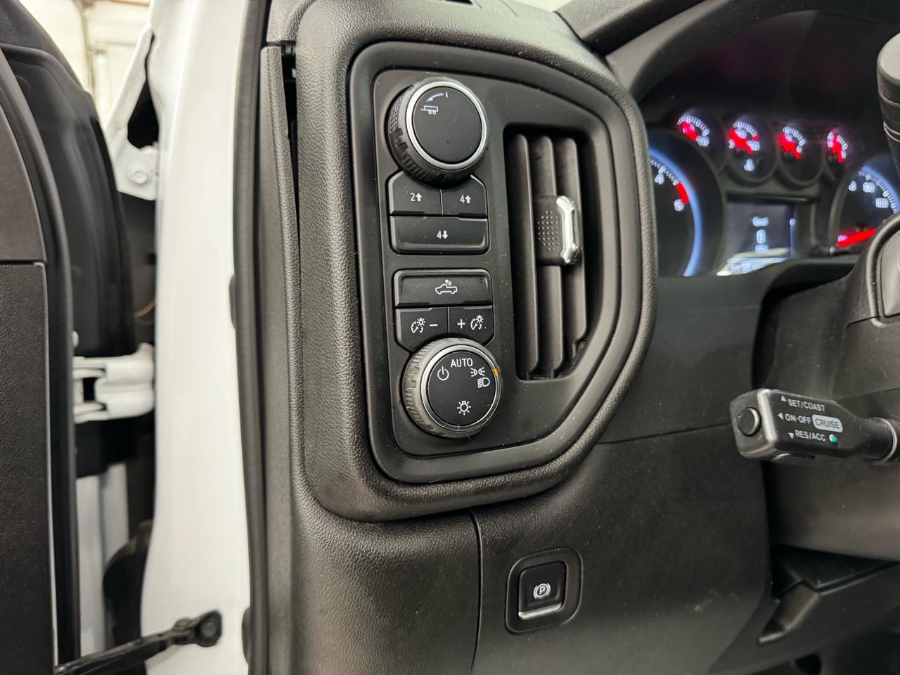 Chevrolet Silverado 3500HD 4WD Crew Cab 172" Work Truck 2023