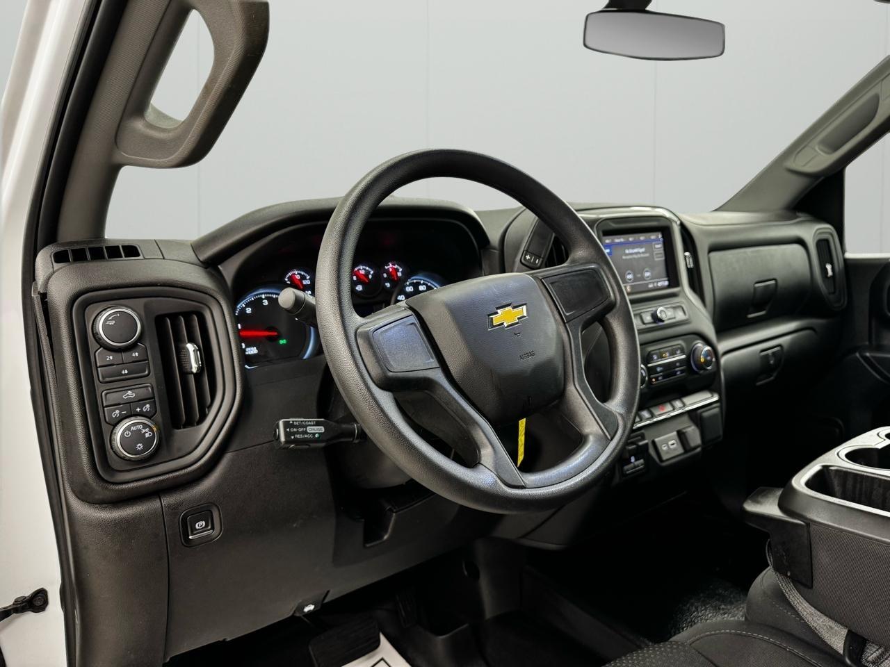 Chevrolet Silverado 3500HD 4WD Crew Cab 172" Work Truck 2023