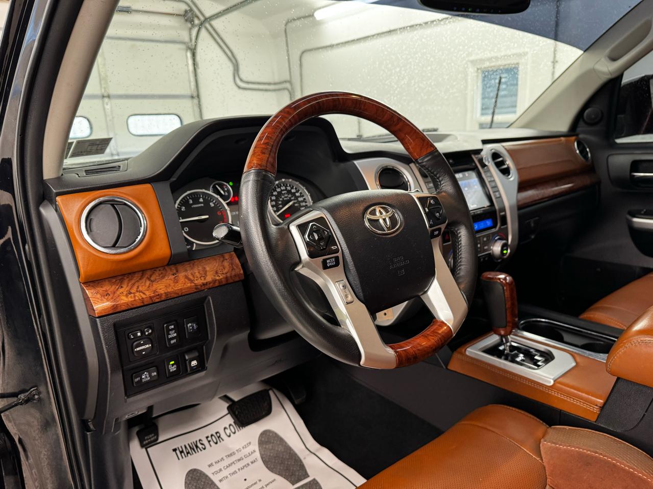 Toyota Tundra 4WD Truck CrewMax 5.7L V8 6-Spd AT 1794 (Natl) 2015