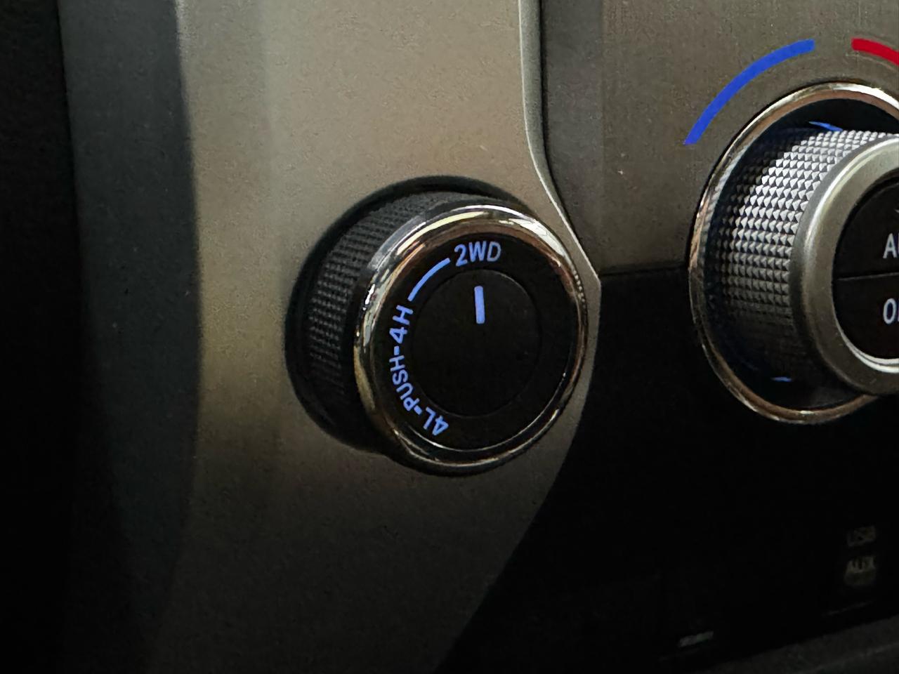 Toyota Tundra 4WD Truck CrewMax 5.7L V8 6-Spd AT 1794 (Natl) 2015