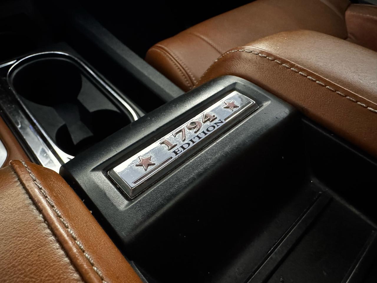 Toyota Tundra 4WD Truck CrewMax 5.7L V8 6-Spd AT 1794 (Natl) 2015