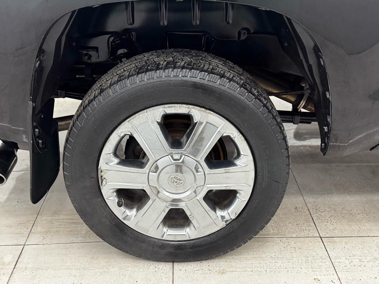 Toyota Tundra 4WD Truck CrewMax 5.7L V8 6-Spd AT 1794 (Natl) 2015