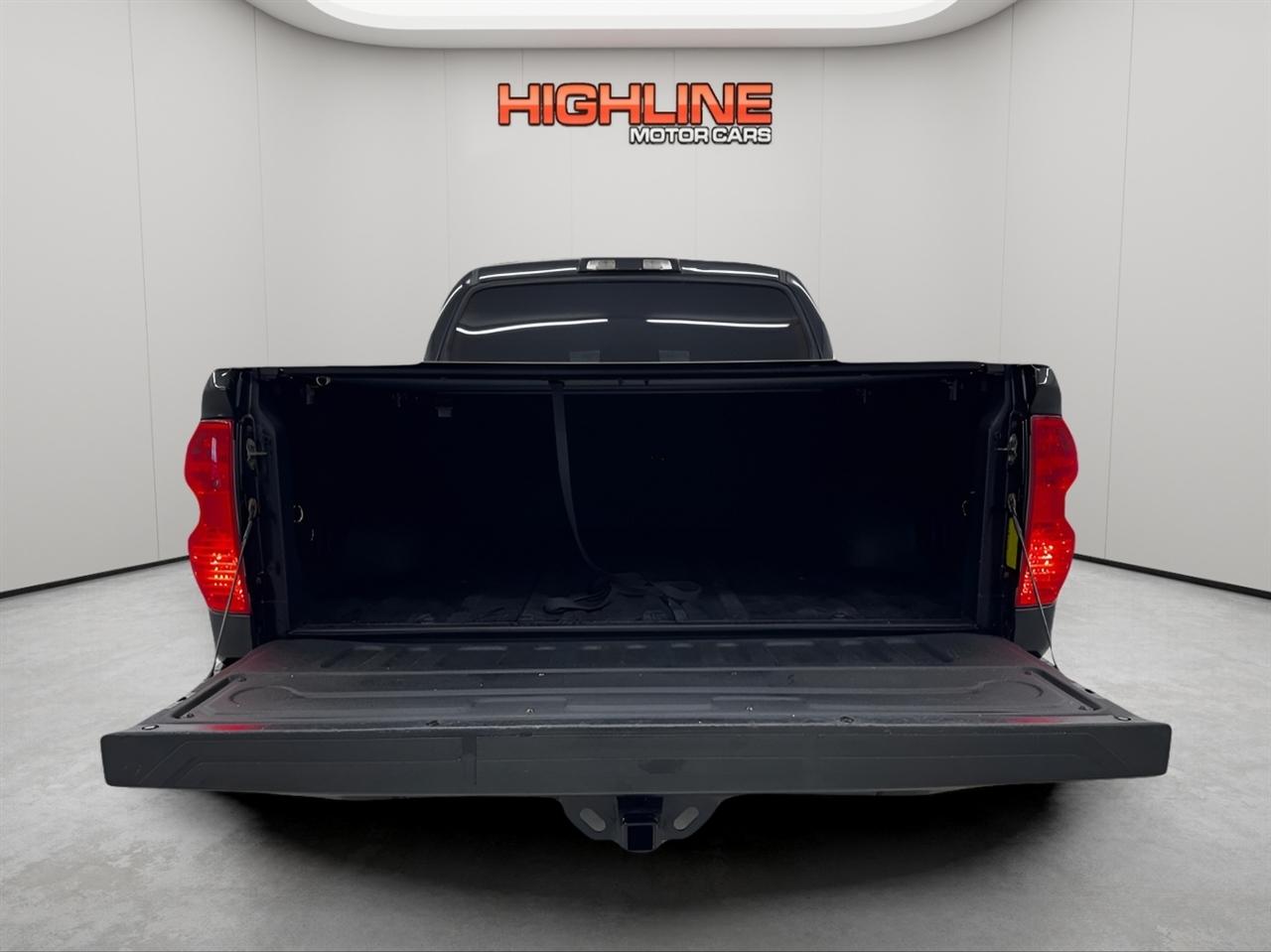 Toyota Tundra 4WD Truck CrewMax 5.7L V8 6-Spd AT 1794 (Natl) 2015