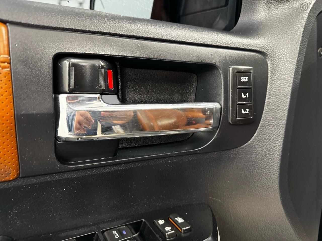 Toyota Tundra 4WD Truck CrewMax 5.7L V8 6-Spd AT 1794 (Natl) 2015