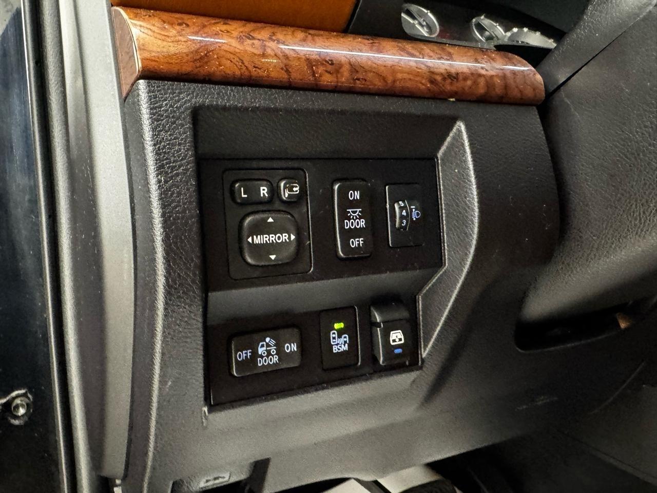 Toyota Tundra 4WD Truck CrewMax 5.7L V8 6-Spd AT 1794 (Natl) 2015