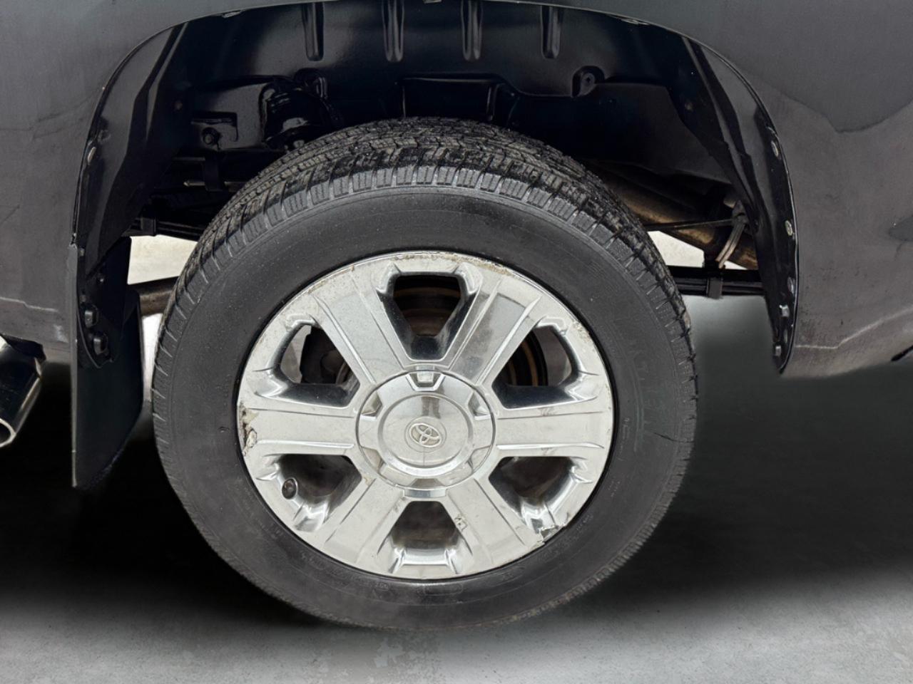 Toyota Tundra 4WD Truck CrewMax 5.7L V8 6-Spd AT 1794 (Natl) 2015