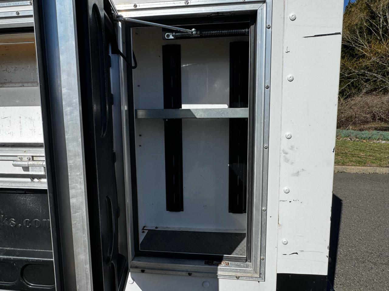 Chevrolet Express Commercial Cutaway 3500 Van 139" 2017