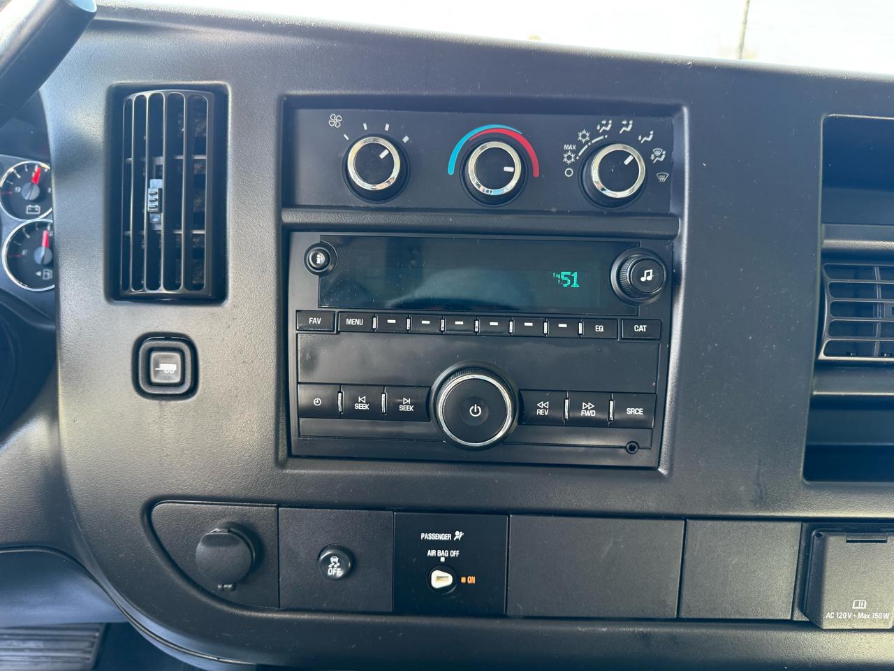 Chevrolet Express Commercial Cutaway 3500 Van 139" 2017