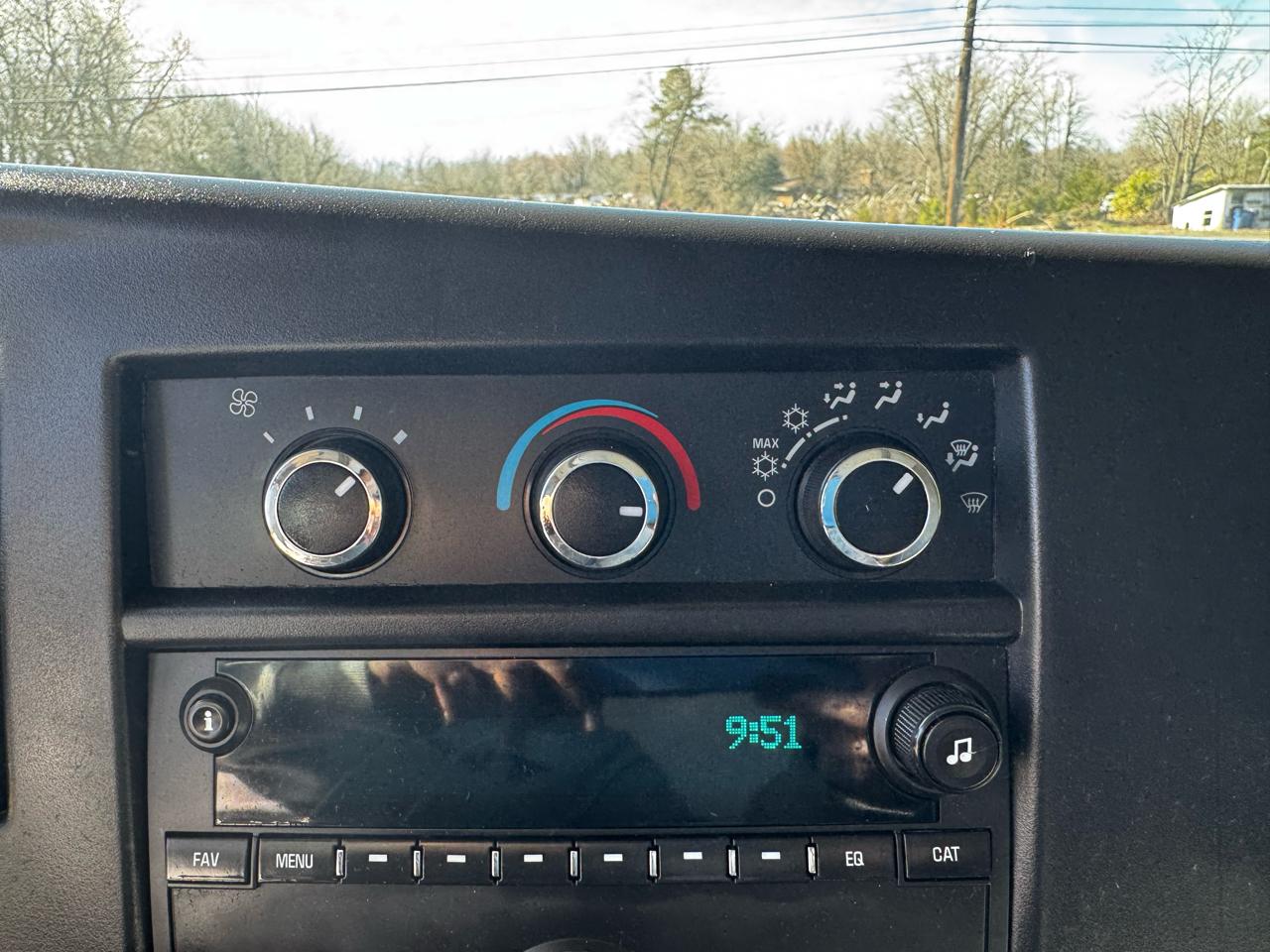 Chevrolet Express Commercial Cutaway 3500 Van 139" 2017