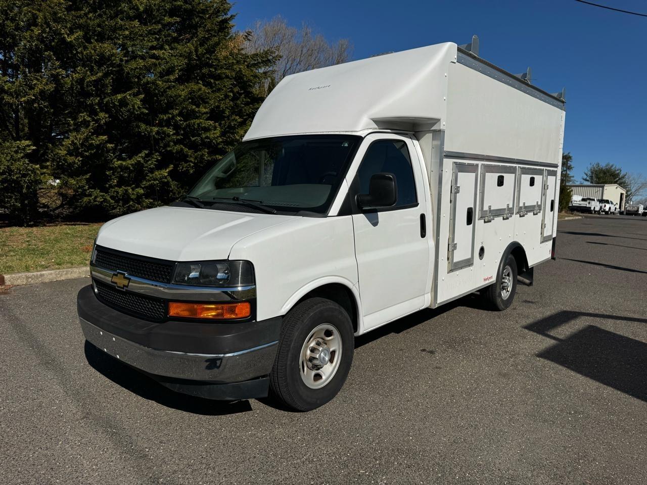 2017 Chevrolet Express Commercial Cutaway 3500 Van 139"