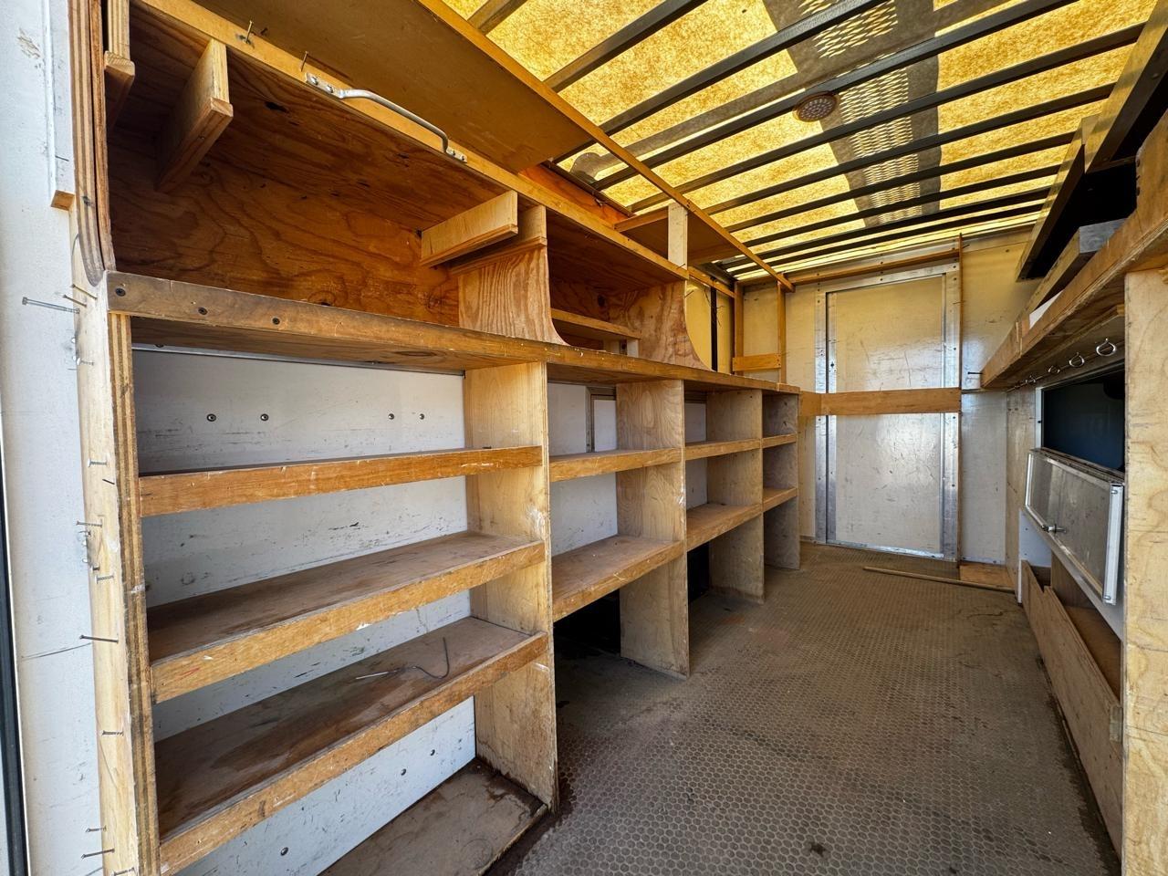 Chevrolet Express Commercial Cutaway 3500 Van 139" 2017