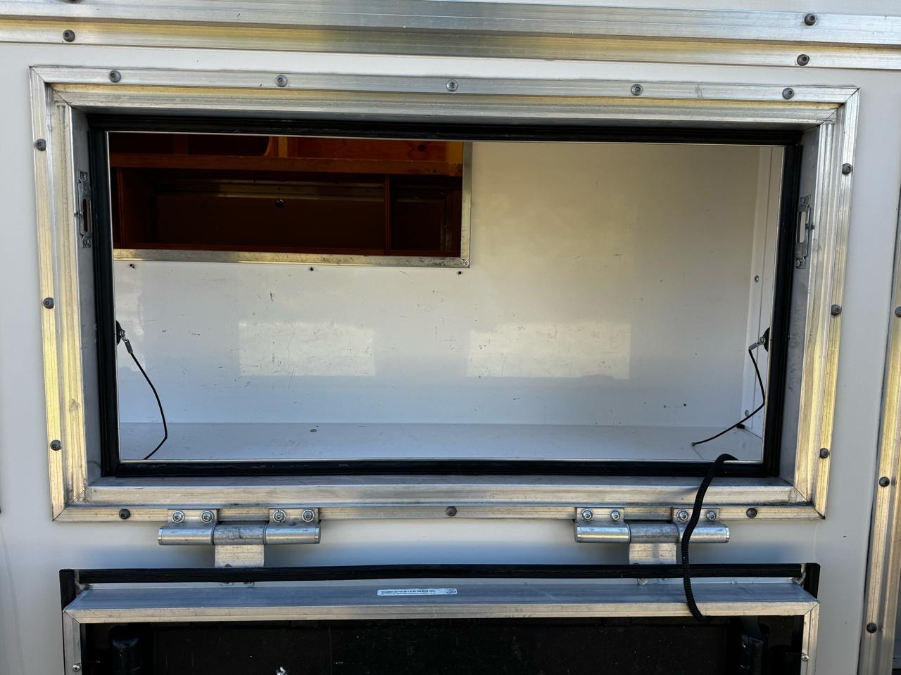 Chevrolet Express Commercial Cutaway 3500 Van 139" 2017