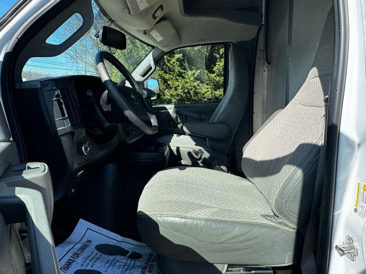 Chevrolet Express Commercial Cutaway 3500 Van 139" 2017