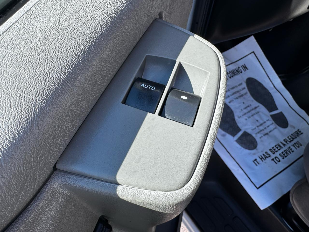 Chevrolet Express Commercial Cutaway 3500 Van 139" 2017