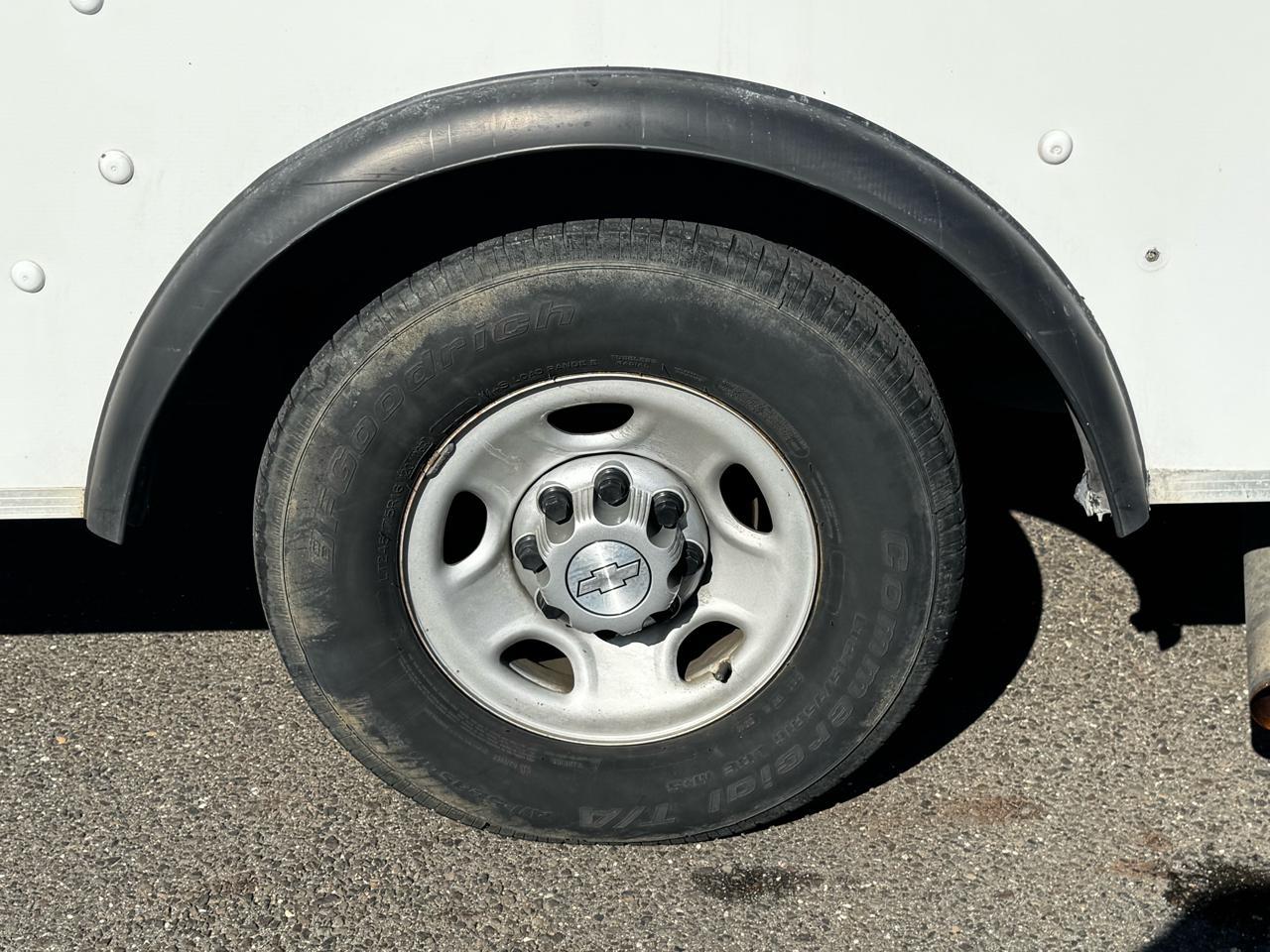 Chevrolet Express Commercial Cutaway 3500 Van 139" 2017