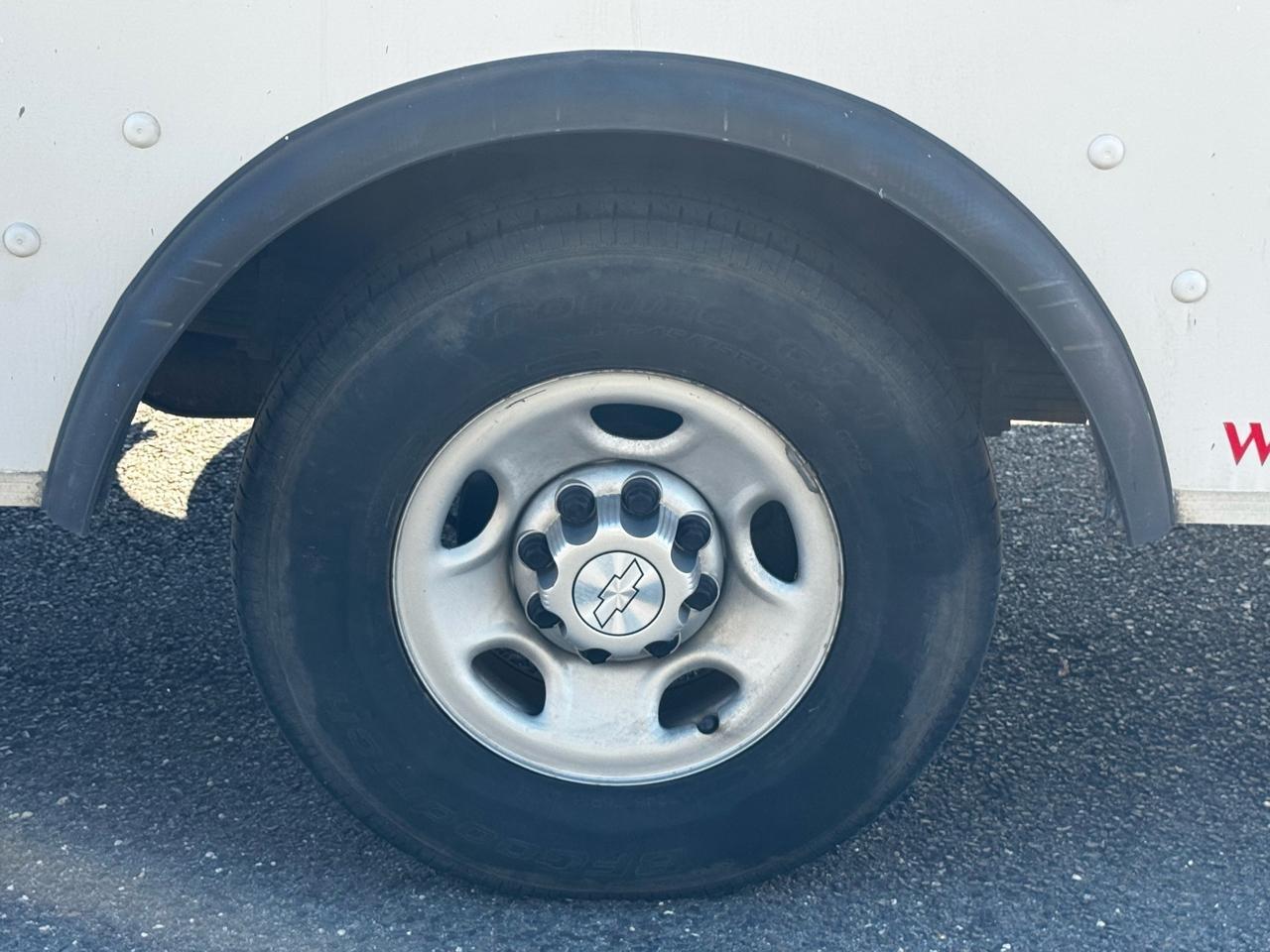 Chevrolet Express Commercial Cutaway 3500 Van 139" 2017