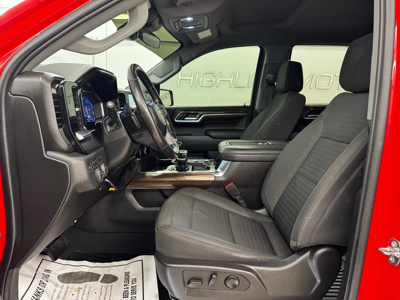 Chevrolet Silverado 1500 4WD Crew Cab 147" LT w/1LT 2022