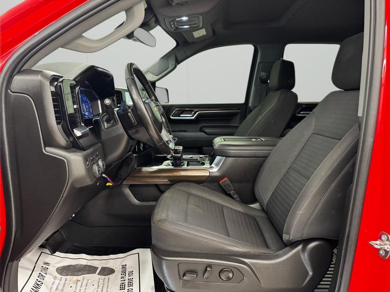 Chevrolet Silverado 1500 4WD Crew Cab 147" LT w/1LT 2022