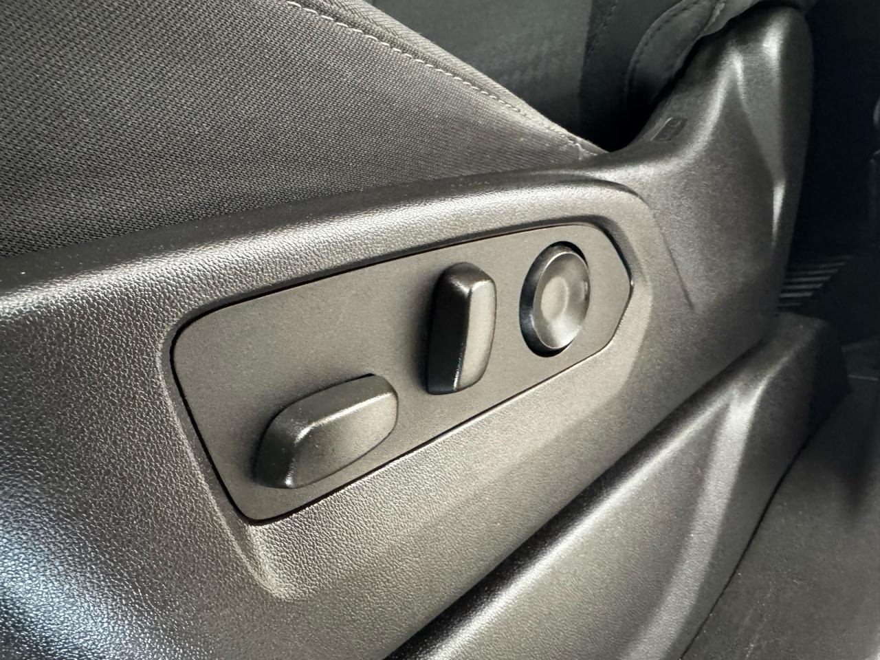 Chevrolet Silverado 1500 4WD Crew Cab 147" LT w/1LT 2022