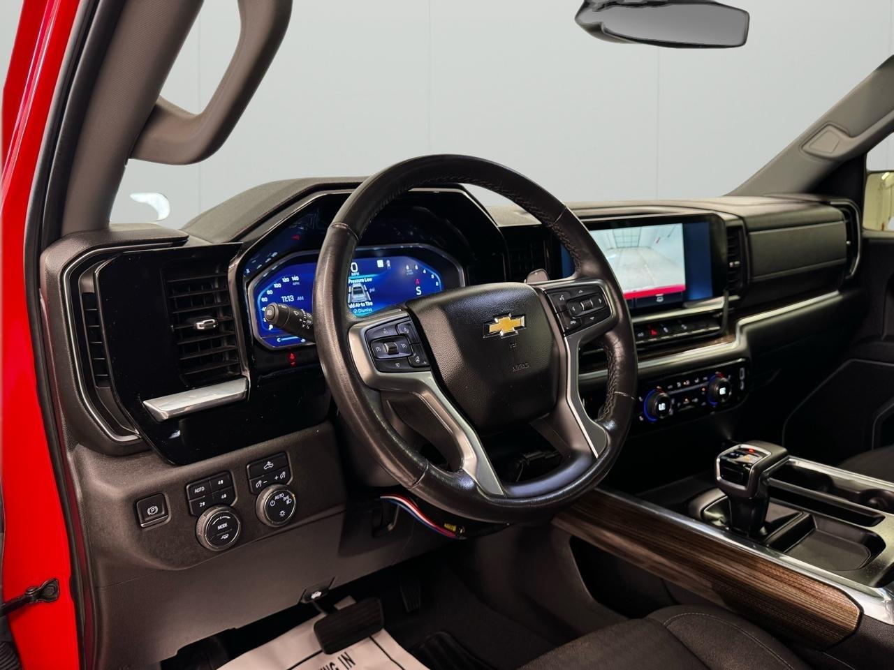 Chevrolet Silverado 1500 4WD Crew Cab 147" LT w/1LT 2022