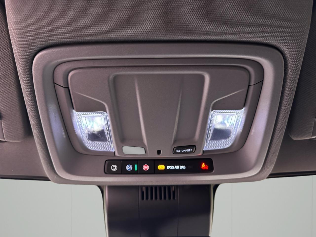 Chevrolet Silverado 1500 4WD Crew Cab 147" LT w/1LT 2022