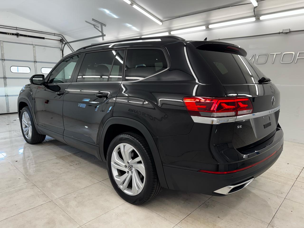 Volkswagen Atlas 2.0T SE w/Technology 4MOTION 2022