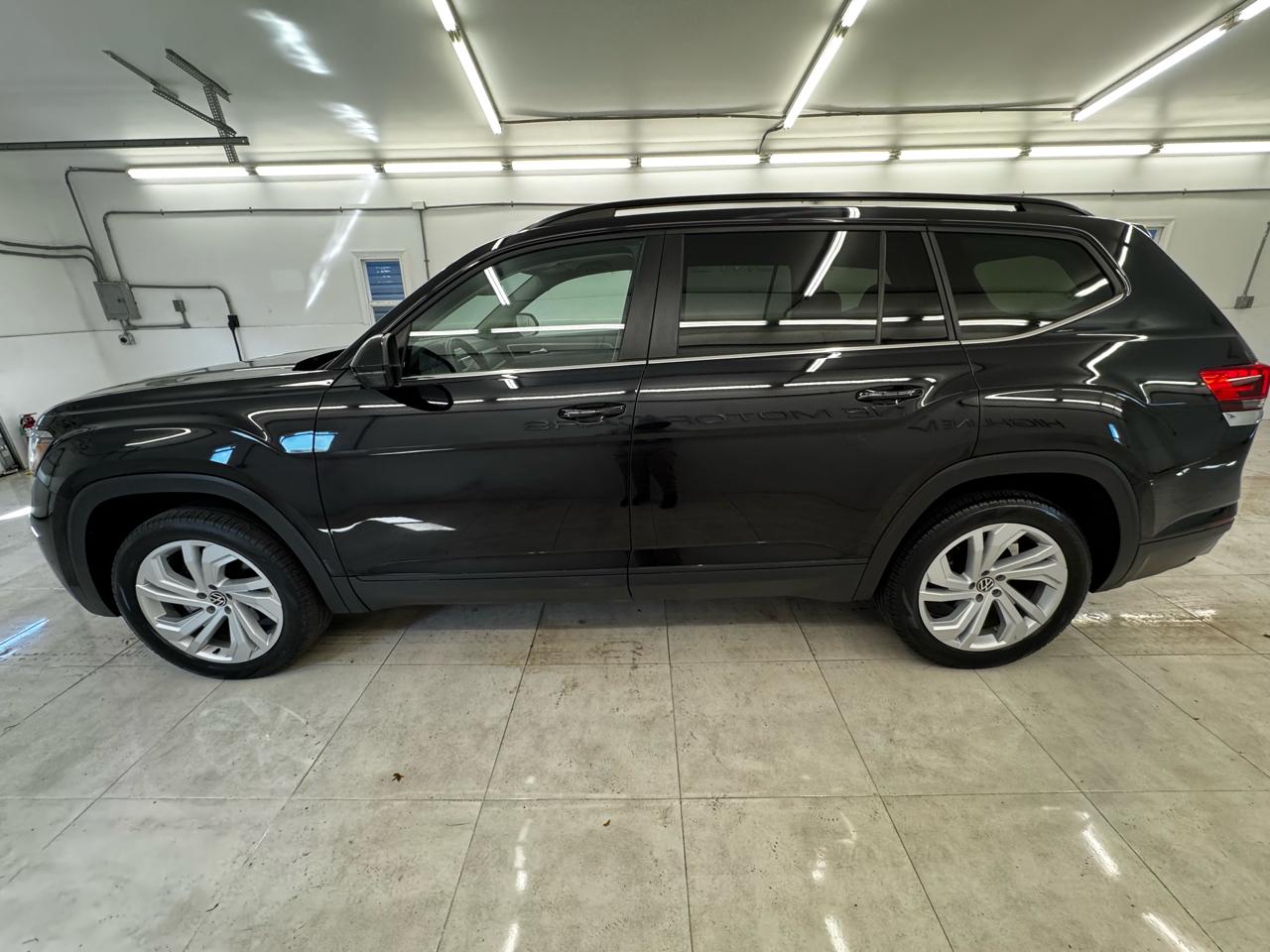 Volkswagen Atlas 2.0T SE w/Technology 4MOTION 2022