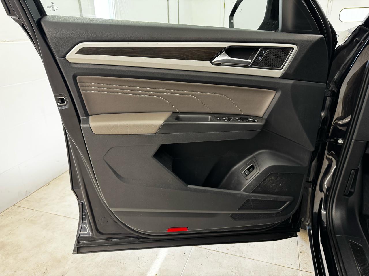 Volkswagen Atlas 2.0T SE w/Technology 4MOTION 2022