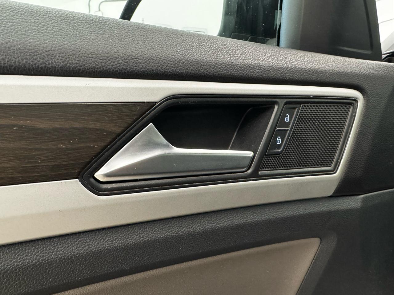 Volkswagen Atlas 2.0T SE w/Technology 4MOTION 2022