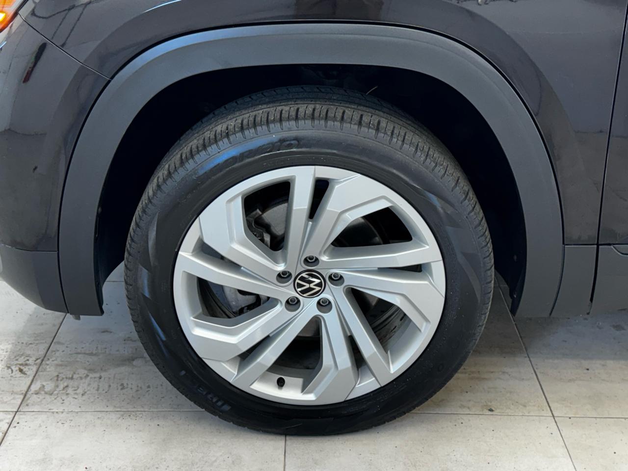 Volkswagen Atlas 2.0T SE w/Technology 4MOTION 2022