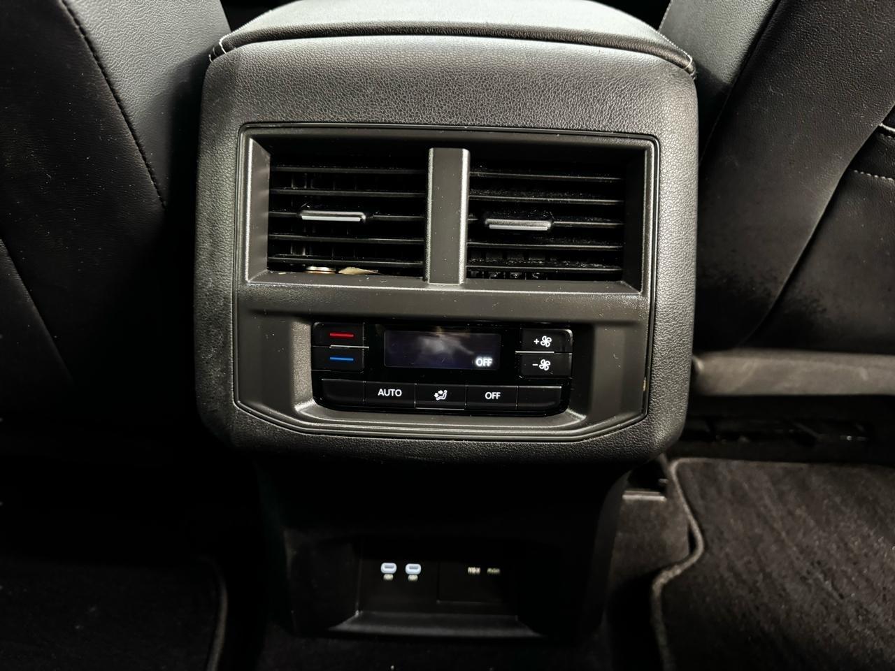 Volkswagen Atlas 2.0T SE w/Technology 4MOTION 2022