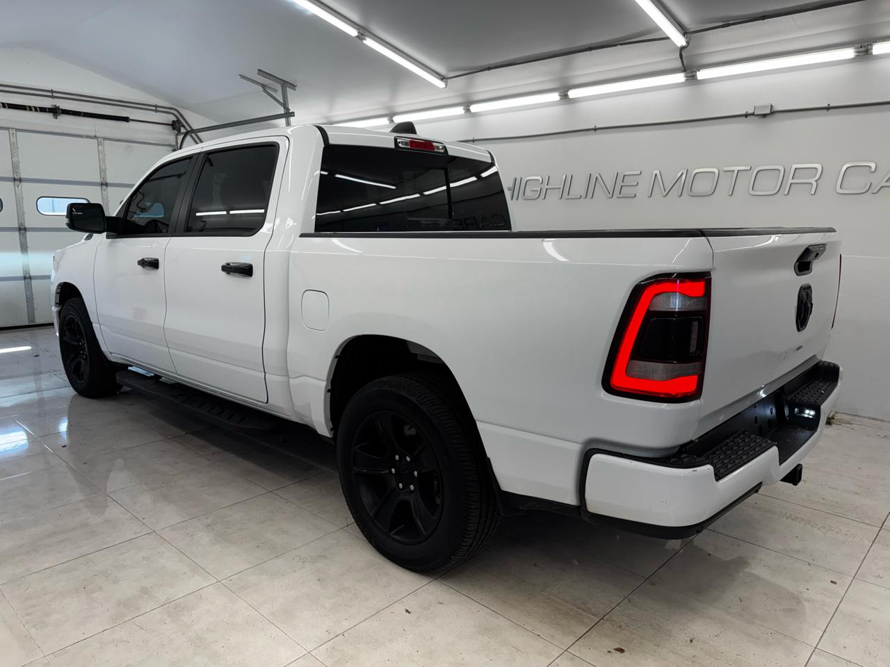 RAM 1500 Big Horn 4x4 Crew Cab 5'7" Box 2023