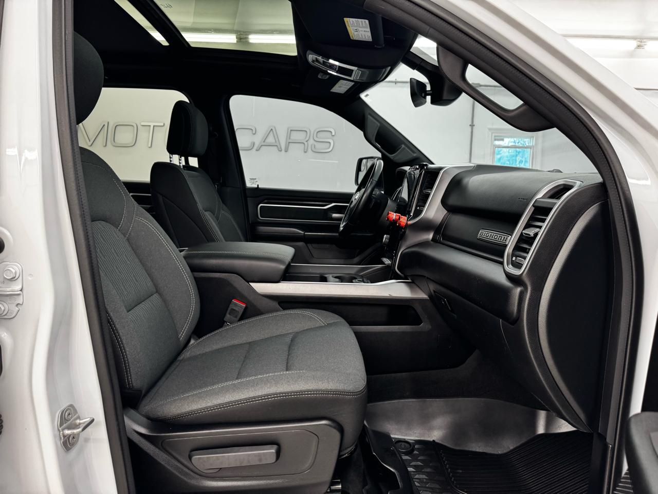 RAM 1500 Big Horn 4x4 Crew Cab 5'7" Box 2023