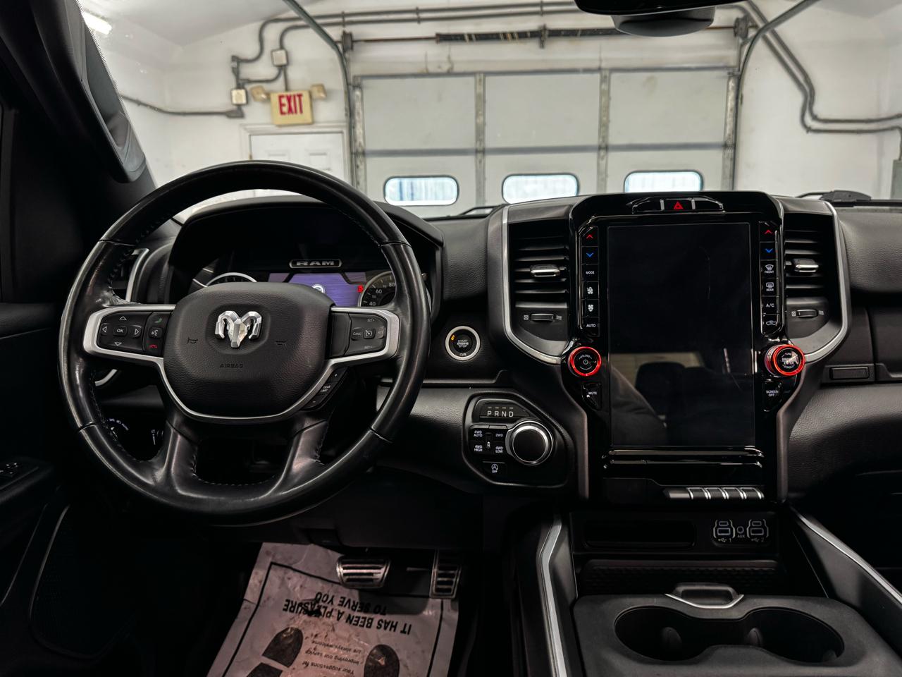 RAM 1500 Big Horn 4x4 Crew Cab 5'7" Box 2023