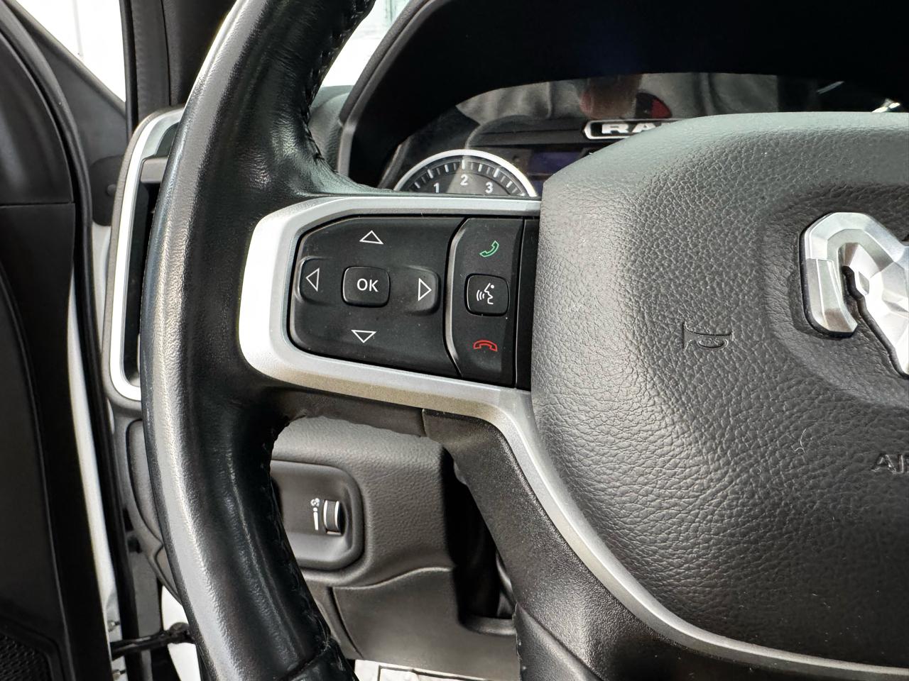 RAM 1500 Big Horn 4x4 Crew Cab 5'7" Box 2023