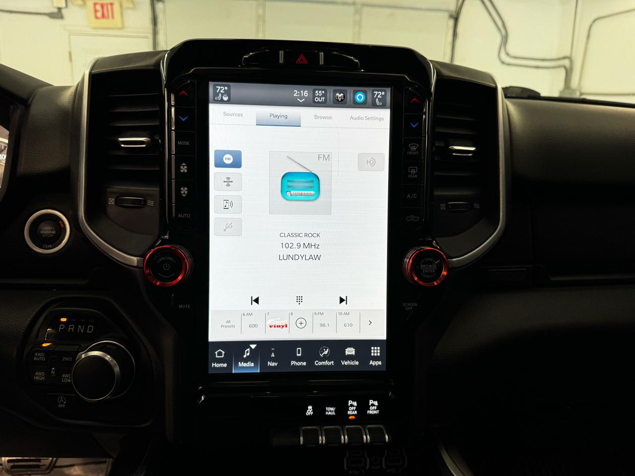 RAM 1500 Big Horn 4x4 Crew Cab 5'7" Box 2023