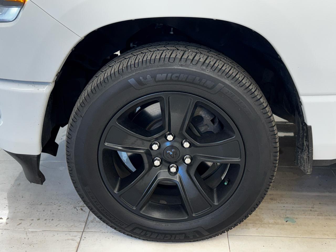 RAM 1500 Big Horn 4x4 Crew Cab 5'7" Box 2023